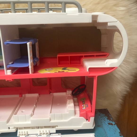 Peppa Pig Camper - sound activation when you push the horn - No Peppas Included - Picture 4 of 9